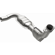 Load image into Gallery viewer, MagnaFlow Conv DF 99-00 Ford F-150 4.6L (447135)