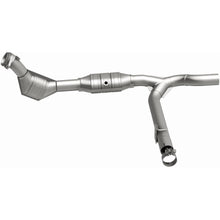 Load image into Gallery viewer, MagnaFlow Conv DF 99-00 Ford F-150 4.6L (447136)