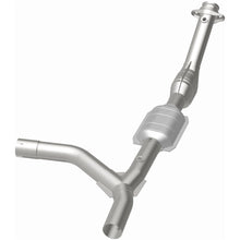 Load image into Gallery viewer, MagnaFlow Conv DF 00-04 Ford E150 4.6L P/S (447157)