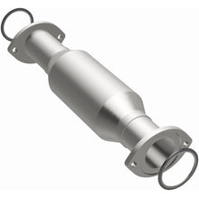 Load image into Gallery viewer, Magnaflow 96-99 Toyota Tacoma 2.7L Direct Fit Converter (4481609)