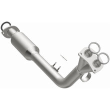 Load image into Gallery viewer, MagnaFlow Converter Direct Fit California Grade 96-98 Toyota 4Runner 2.7L (4481912)