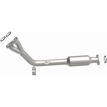 Load image into Gallery viewer, MagnaFlow Converter Direct Fit California Grade 96-98 Toyota 4Runner 2.7L (4481912)