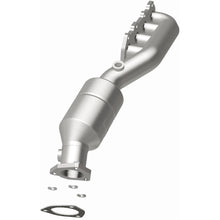 Load image into Gallery viewer, Magnaflow Conv DF 02-04 Volkswagen Passat 4.0L (452796)