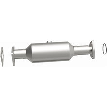Load image into Gallery viewer, MagnaFlow Conv Direct Fit OEM 2001-2002 Acura MDX/2003-2004 Honda Pilot Underbody (4551020)
