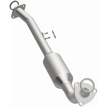Load image into Gallery viewer, MagnaFlow Conv Direct Fit OEM 2001-2004 Toyota Sequoia Underbody (4551061)