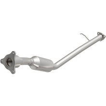 Load image into Gallery viewer, Magnaflow 04-06 Saturn Vue 2.2L Direct Fit Converter (4561068)