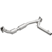 Load image into Gallery viewer, MagnaFlow Exhaust Products 2003-2004 Lincoln Navigator 5.4L California Grade CARB Compliant Direct-Fit Catalytic Converter (4583029)