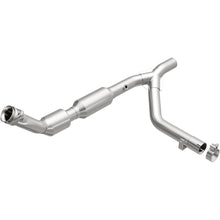 Load image into Gallery viewer, MagnaFlow Exhaust Products 2002-2003 Ford F-150 5.4L California Grade CARB Compliant Direct-Fit Catalytic Converter (4583033)
