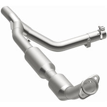 Load image into Gallery viewer, MagnaFlow Exhaust Products 2002-2003 Ford F-150 5.4L California Grade CARB Compliant Direct-Fit Catalytic Converter (4583033)