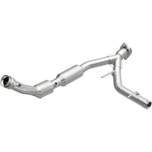 Load image into Gallery viewer, MagnaFlow Exhaust Products 2003-2004 Ford Expedition 5.4L California Grade CARB Compliant Direct-Fit Catalytic Converter (4583078)