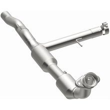 Load image into Gallery viewer, MagnaFlow Exhaust Products 2004 Ford F-150 4.6L California Grade CARB Compliant Direct-Fit Catalytic Converter (4583450)