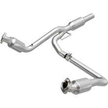 Load image into Gallery viewer, MagnaFlow Exhaust Products California Grade CARB Compliant Direct-Fit Catalytic Converter (4583497)