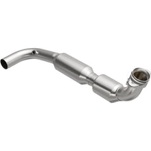 Load image into Gallery viewer, MagnaFlow Exhaust Products 2002-2003 Ford F-150 5.4L California Grade CARB Compliant Direct-Fit Catalytic Converter (4583621)