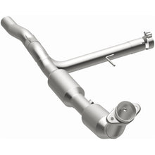 Load image into Gallery viewer, MagnaFlow Exhaust Products 2004 Ford F-150 5.4L California Grade CARB Compliant Direct-Fit Catalytic Converter (4583744)