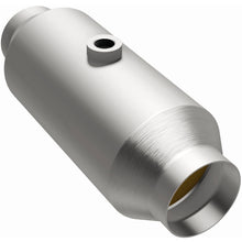 Load image into Gallery viewer, Magnaflow Universal Catalytic Converter 2.5in CA Spun Mid-Bed (4651356)