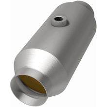 Load image into Gallery viewer, Magnaflow Universal Catalytic Converter 2.5in CA Spun Mid-Bed (4651356)