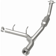 Load image into Gallery viewer, Magnaflow 05-06 Ford Expedition 5.4L Direct Fit Converter (4651411)