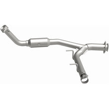 Load image into Gallery viewer, Magnaflow 05-06 Ford Expedition 5.4L Direct Fit Converter (4651411)
