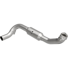Load image into Gallery viewer, Magnaflow 05-06 Lincoln Navigator 5.4L Direct Fit Catalytic Converter - Passenger Side (4651507)