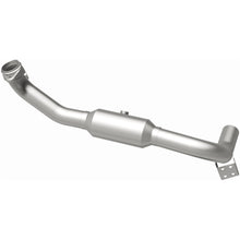 Load image into Gallery viewer, Magnaflow 05-06 Lincoln Navigator 5.4L Direct Fit Catalytic Converter - Passenger Side (4651507)