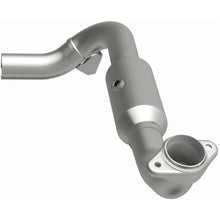 Load image into Gallery viewer, Magnaflow 05-06 Lincoln Navigator 5.4L Direct Fit Catalytic Converter - Passenger Side (4651507)