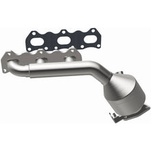 Load image into Gallery viewer, MagnaFlow Conv DF 00 Suzuki Grand Vitara 2.5L (49043)