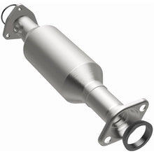 Load image into Gallery viewer, Magnaflow Conv DF 97-01 Honda CR-V 2.0L (51329)