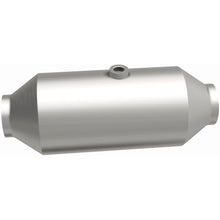 Load image into Gallery viewer, Magnaflow 2.50in. Uni. Ford 8617 Mid-Bed Series Direct Fit Converter (51366)
