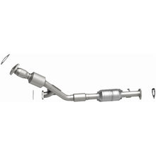 Load image into Gallery viewer, MagnaFlow Conv DF 02-03 Saturn Vue 3.0L Rear (51391)