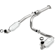 Load image into Gallery viewer, Magnaflow Conv DF 2002 Chevy E 1500 Van 4.3L (51510)