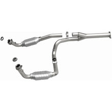Load image into Gallery viewer, Magnaflow Conv DF 2002 Chevy E 1500 Van 4.3L (51510)