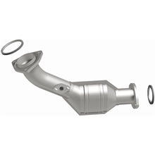 Load image into Gallery viewer, MagnaFlow Conv DF Front 00-04 Toyota Tacoma 3.4L 4WD / 00-04 Tundra 3.4L (51679)