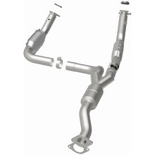 Load image into Gallery viewer, Magnaflow Conv DF 2011-2012 EXPRESS 2500 6.0L 6.0L Underbody (52113)
