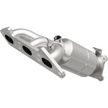 Load image into Gallery viewer, Magnaflow 2007 XC90 3.2L Manifold Direct Fit Converter (52130)