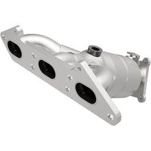 Load image into Gallery viewer, Magnaflow 2007 XC90 3.2L Underbody Direct Fit Converter (52131)