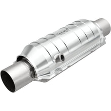 Load image into Gallery viewer, Magnaflow Conv Univ 2.50 OEM Angled O2 (52326)