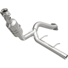 Load image into Gallery viewer, Magnaflow Conv DF 2009 f-150 V8 5.4 OEM Underbody (52418)