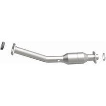 Load image into Gallery viewer, Magnaflow Conv DF 2011-2015 Juke L4 1.6 OEM Underbody (52437)