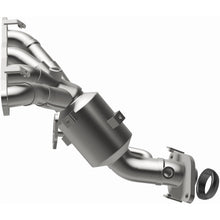 Load image into Gallery viewer, MagnaFlow OEM Grade 12-17 Toyota Prius C Federal / EPA Compliant Manifold Catalytic Converter (52441)