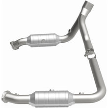 Load image into Gallery viewer, Magnaflow Conv DF 2007 Ram 1500 V8 5.7 OEM Underbody (52451)