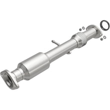 Load image into Gallery viewer, MagnaFlow Conv DF 14-15 Toyota Highlander 3.5L (52534)
