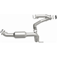 Load image into Gallery viewer, MagnaFlow 05-07 / 09-11 Toyota Tacoma Direct-Fit Catalytic Converter (52562)