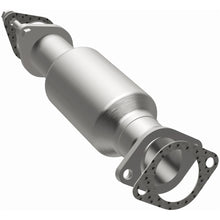 Load image into Gallery viewer, MagnaFlow Conv Direct Fit 2011 Kia Sorento 3.5 Underbody (52644)
