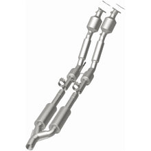 Load image into Gallery viewer, Magnaflow 06-08 Volkswagen Passat 3.6L Direct Fit Converter (5411799)
