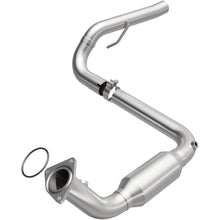 Load image into Gallery viewer, Magnaflow 2007 Chevrolet Silverado 1500 Classic 6.0L Direct Fit Converter (5451418)
