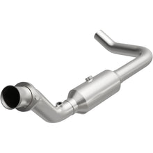 Load image into Gallery viewer, Magnaflow 07-09 Chrysler Aspen 5.7L Direct Fit Converter (5451651)