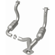 Load image into Gallery viewer, Magnaflow 08-10 Ford F-350 Super Duty 6.8L Direct Fit Converter (5451760)