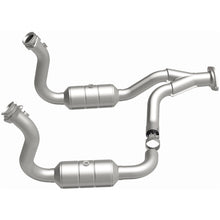 Load image into Gallery viewer, Magnaflow 08-10 Ford F-350 Super Duty 6.8L Direct Fit Converter (5451760)