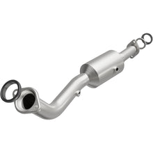 Load image into Gallery viewer, MagnaFlow Direct Fit Converter 03-11 Honda Element 2.4L Underbody (5461990)