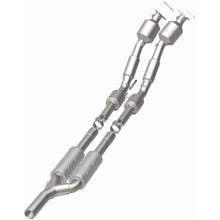 Load image into Gallery viewer, Magnaflow 12-13 Volkswagen Passat 3.6L Direct Fit Converter (551838)